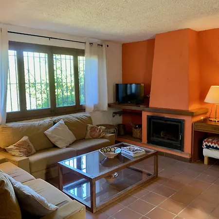 Casita Rustica Con Jardin Y Piscina Holiday home