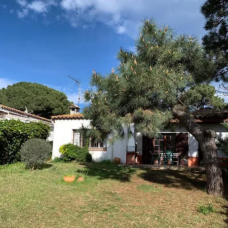 Casita Rustica Con Jardin Y Piscina Holiday home